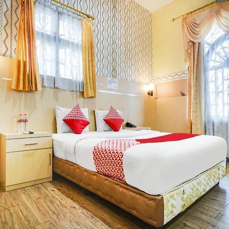 Oyo 1140 Hotel Tresya Tanjung Balai Tanjungbalai Esterno foto