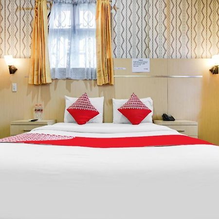 Oyo 1140 Hotel Tresya Tanjung Balai Tanjungbalai Esterno foto