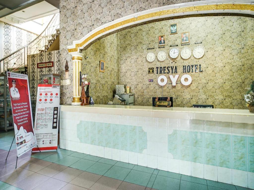 Oyo 1140 Hotel Tresya Tanjung Balai Tanjungbalai Esterno foto