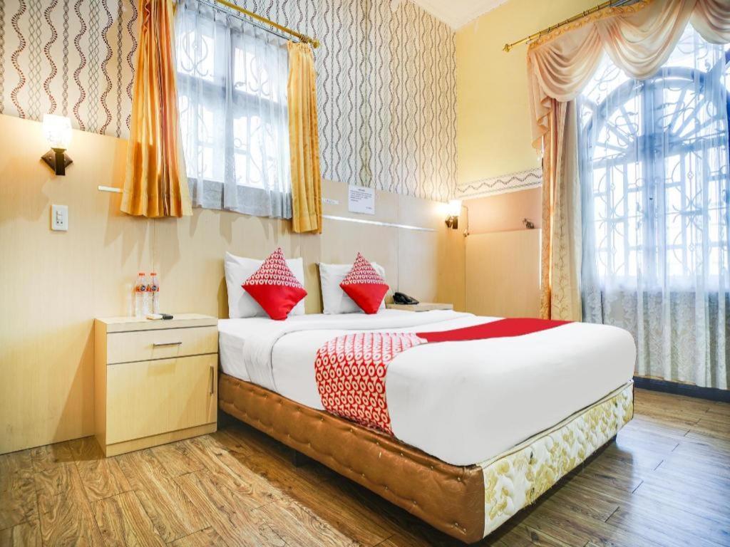 Oyo 1140 Hotel Tresya Tanjung Balai Tanjungbalai Esterno foto