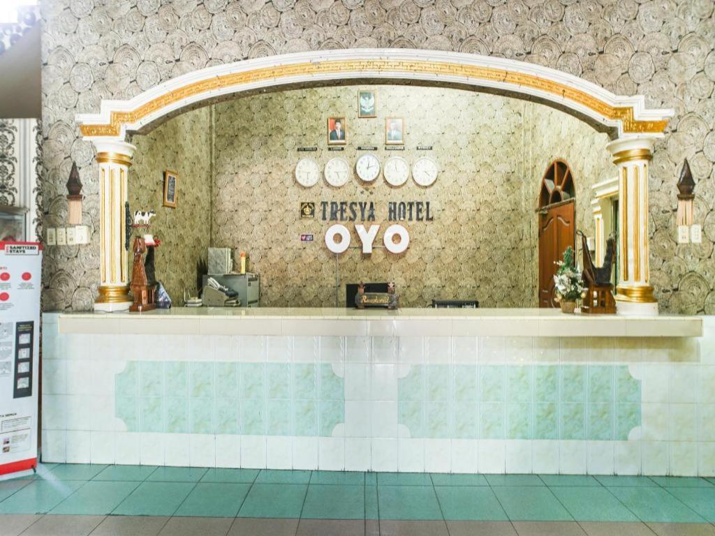 Oyo 1140 Hotel Tresya Tanjung Balai Tanjungbalai Esterno foto