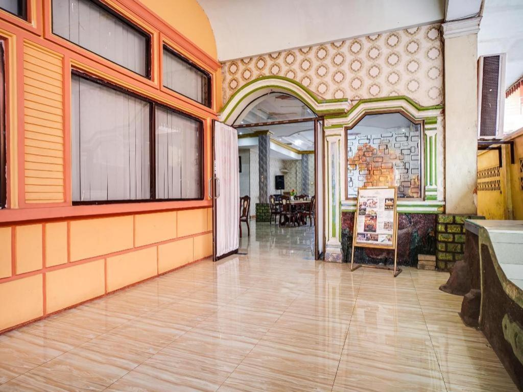 Oyo 1140 Hotel Tresya Tanjung Balai Tanjungbalai Esterno foto