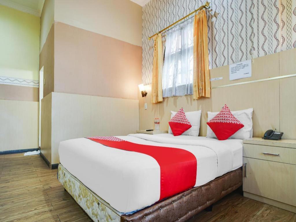 Oyo 1140 Hotel Tresya Tanjung Balai Tanjungbalai Esterno foto